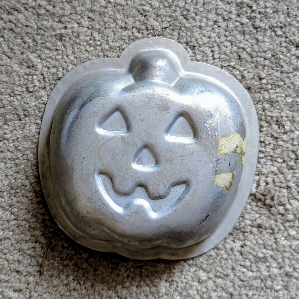 Small Pumpkin Cake Pan